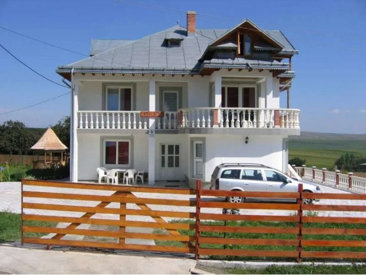 Trei Stejari