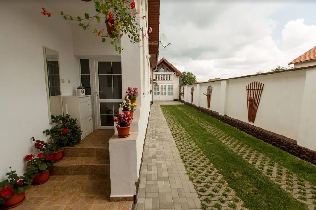 Casa Iris Petresti