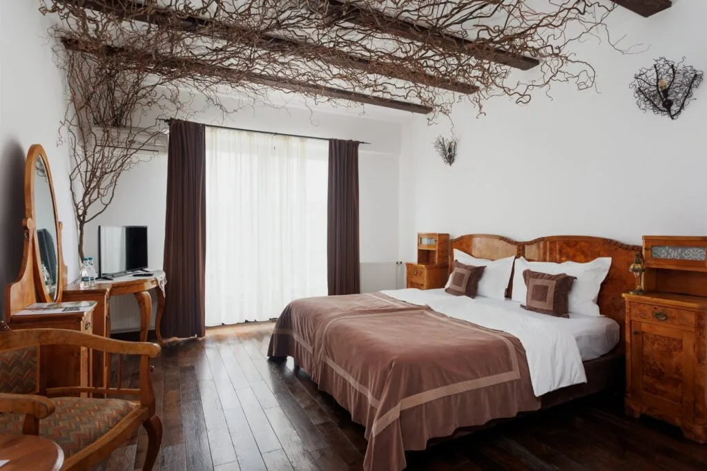 Camera Transilvan — Conacul Archia, Archia, Hunedoara
