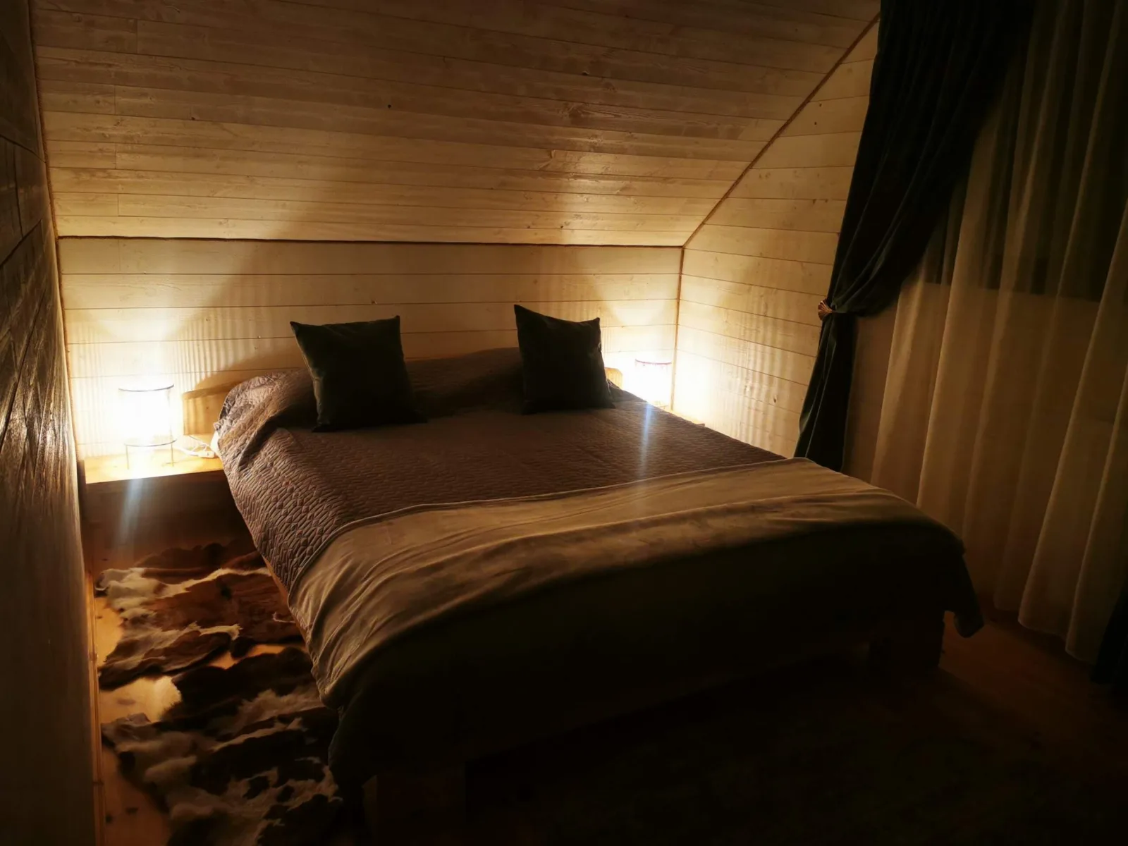 Bârlogul Ursului — Cabana la Tiby, Porumbacu de Jos, Sibiu