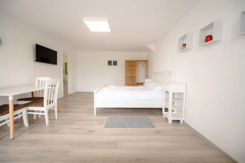 Camere cu vedere spre grădină — Pixel Guesthouse, Târgu Secuiesc, Covasna