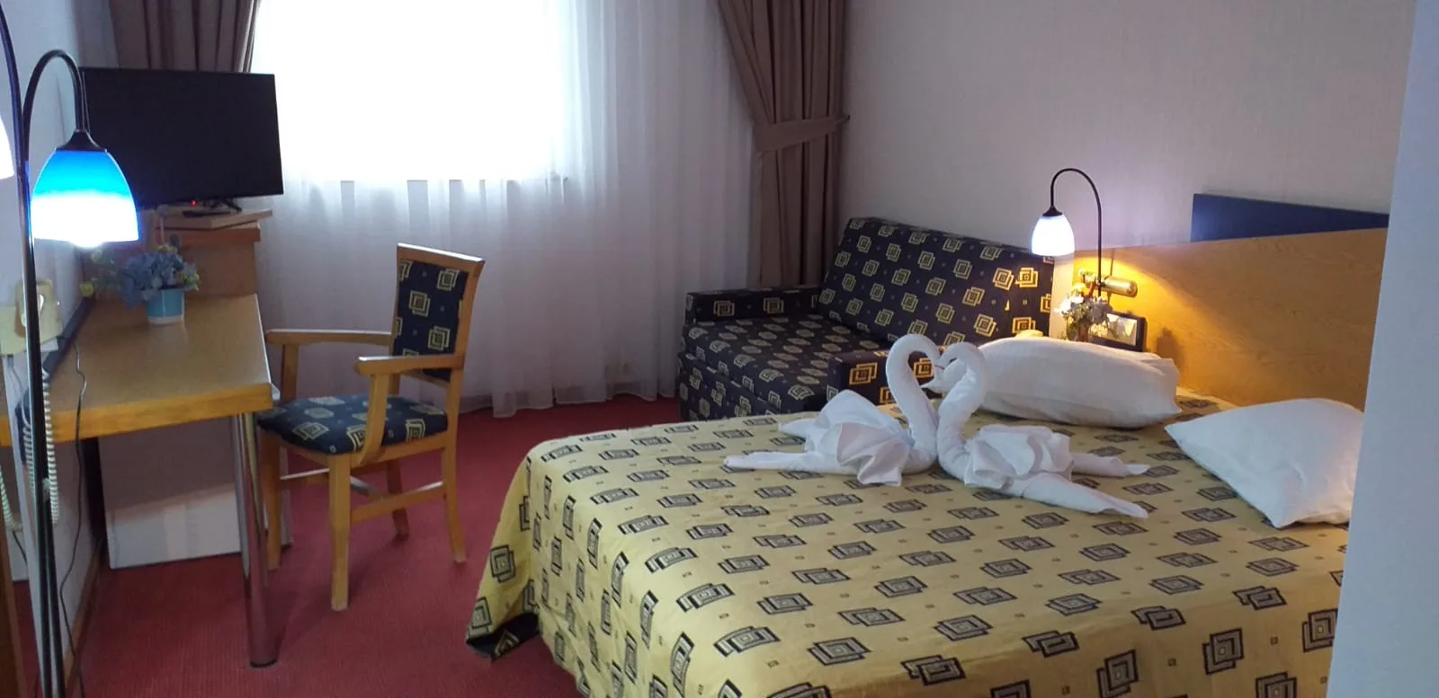 Suite — Iris, Borș, Bihor