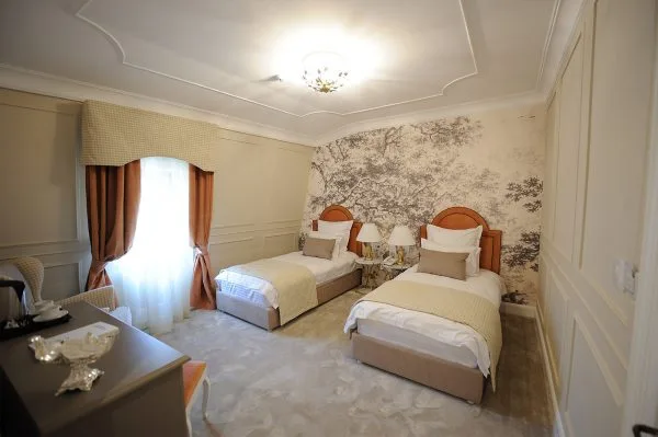 Double — Splendid 1900, Craiova, Dolj