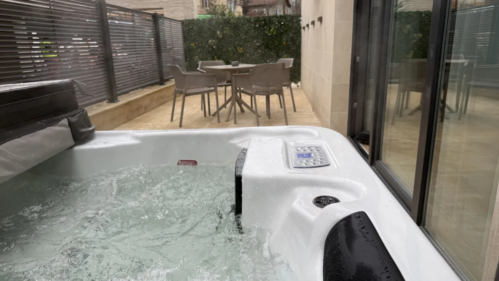 Deluxe Apartment with terrace and private jacuzzi no 1 — BelleView Cluj Napoca, Cluj-Napoca, Cluj