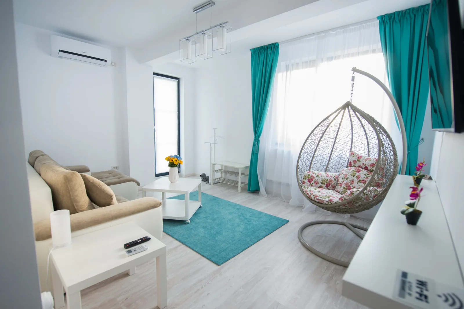 Studio cu vedere la mare situat la 10m de plajă — Apartel Crystal, Năvodari, Constanța