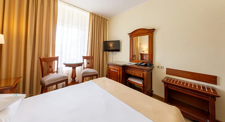 Camera double cu balcon — Germisara Hotel, Geoagiu-Băi, Hunedoara