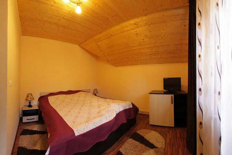 Camera Single — Valea Cascadelor, Rucăr, Argeș