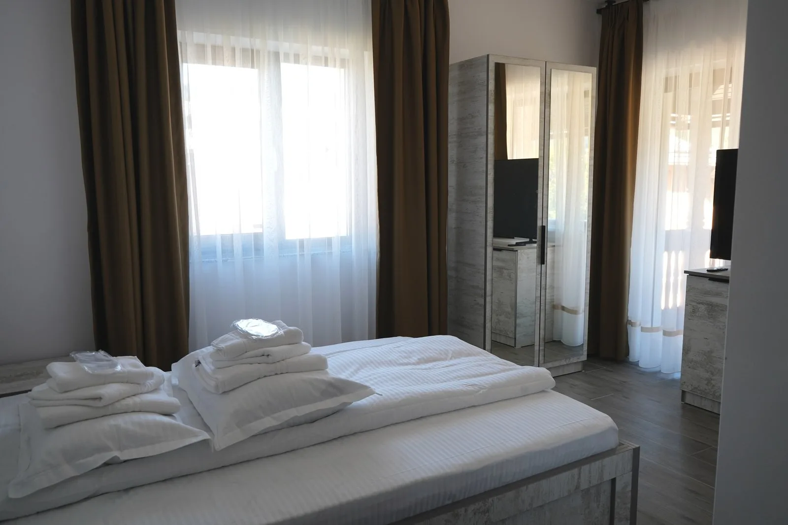 Cameră Dublă Economy cu Balcon și Vedere la Munți — Sâhla, Câmpulung Moldovenesc, Suceava