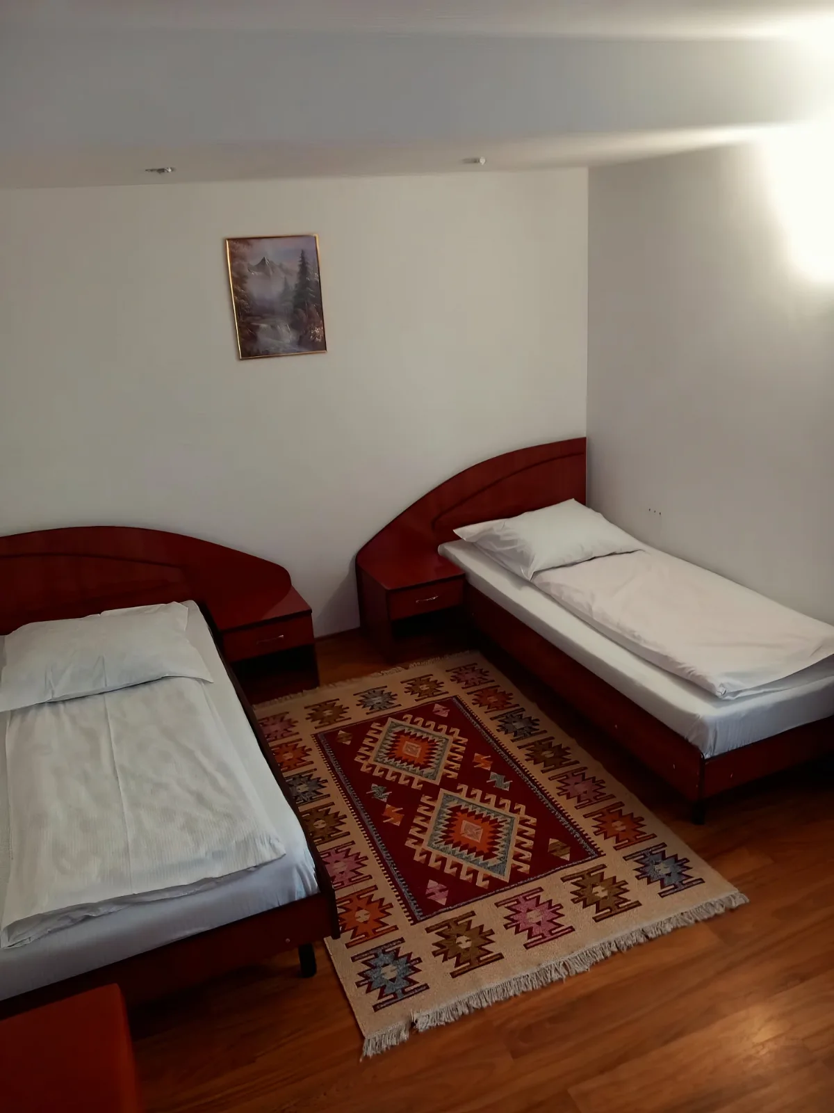Apartament cu două camere, baie proprie, cu balcon — Dor de Codru, Sadova, Suceava