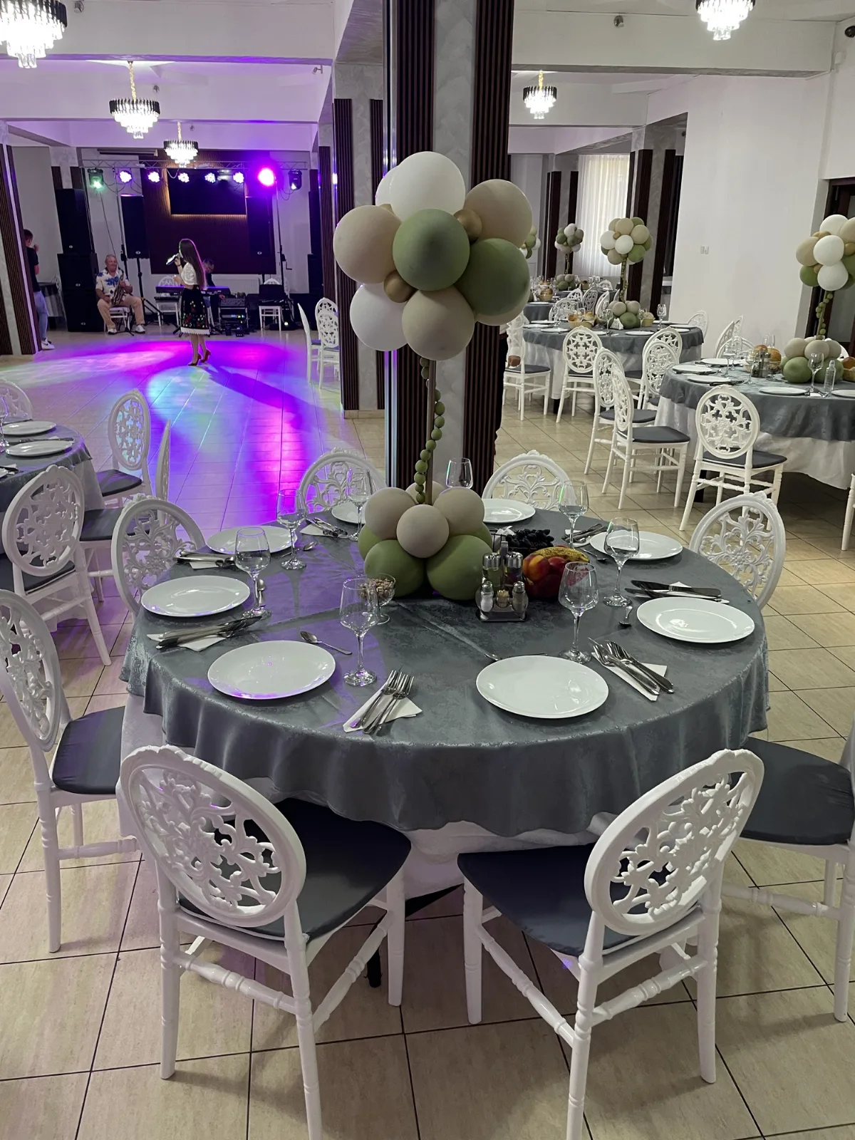 Hotel & Restaurant Tată și Fii