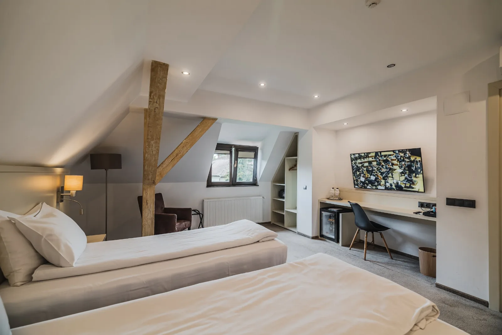 Standard Twin Room — Republique, Sibiu, Sibiu