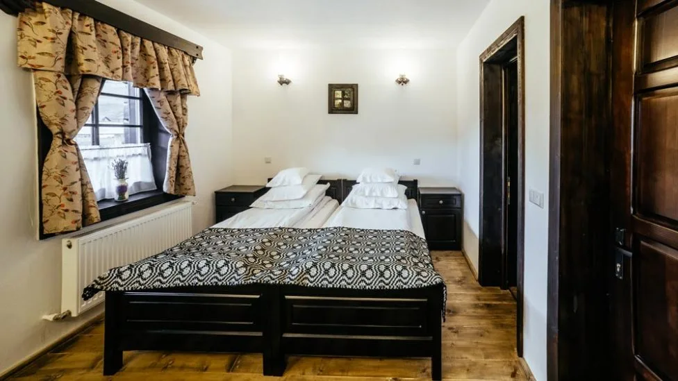 dublă — La Moară, Fundu Moldovei, Suceava
