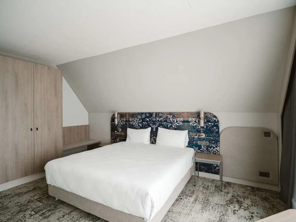 Suite with 1 double bed and sofa bed — Mercure Sibiu Arsenal, Sibiu, Sibiu
