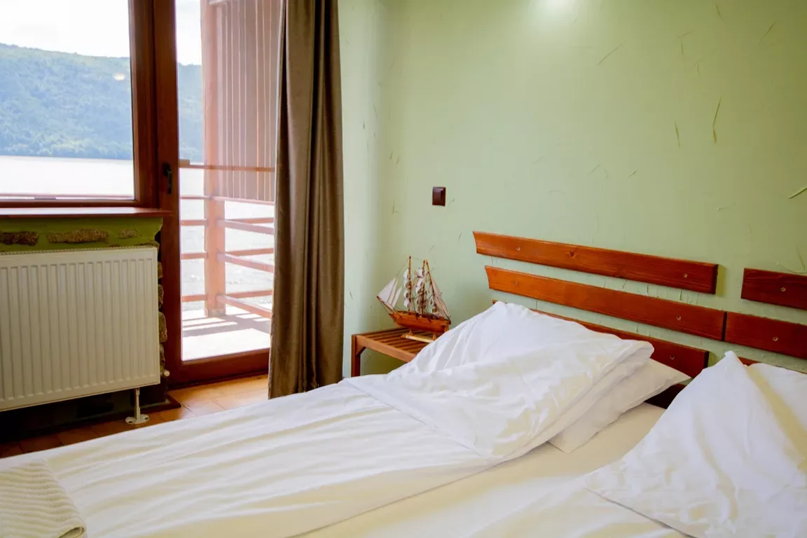 Camera dublă superioară — Dulce Cabana, Eșelnița, Mehedinți