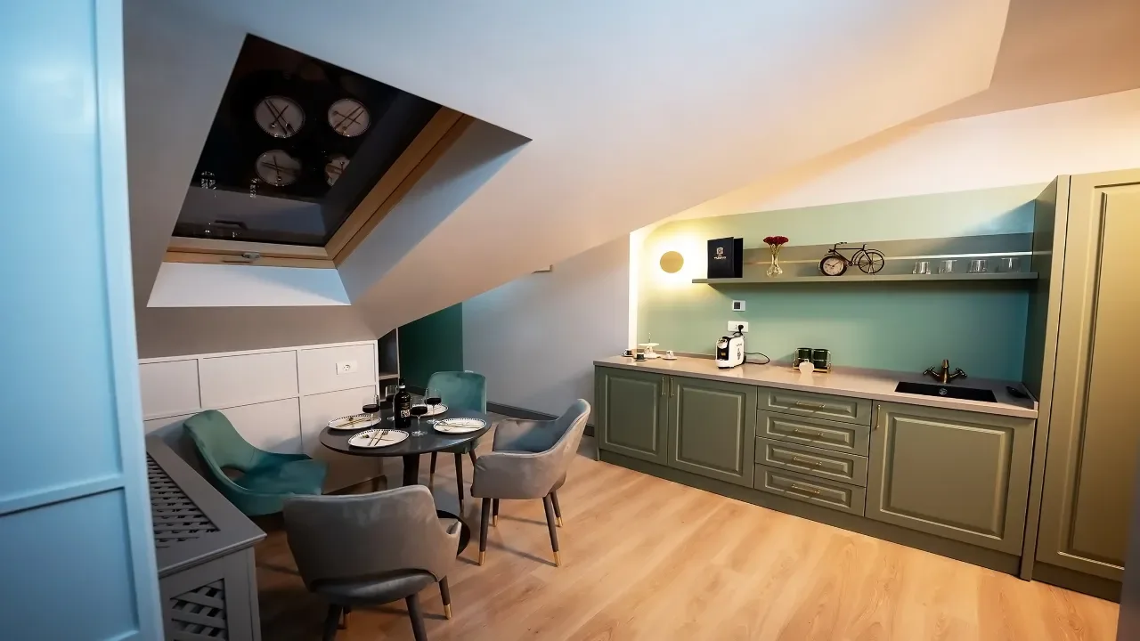Room 6 — Tempus, București Sectorul 4, București