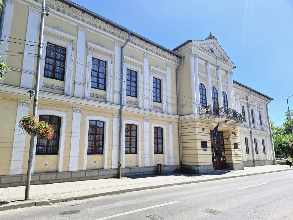Gorj County Museum Alexander Stefulescu — Hotel Anna, Târgu Jiu, Gorj
