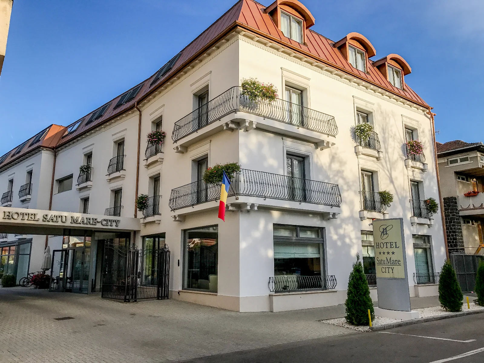 City Hotel