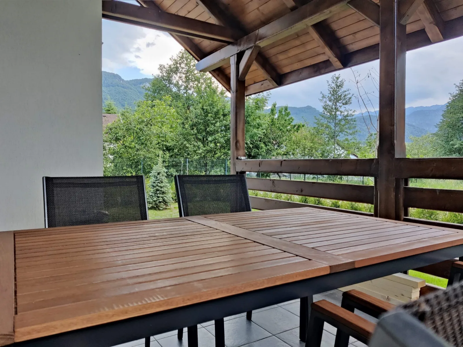 Ara Chalet