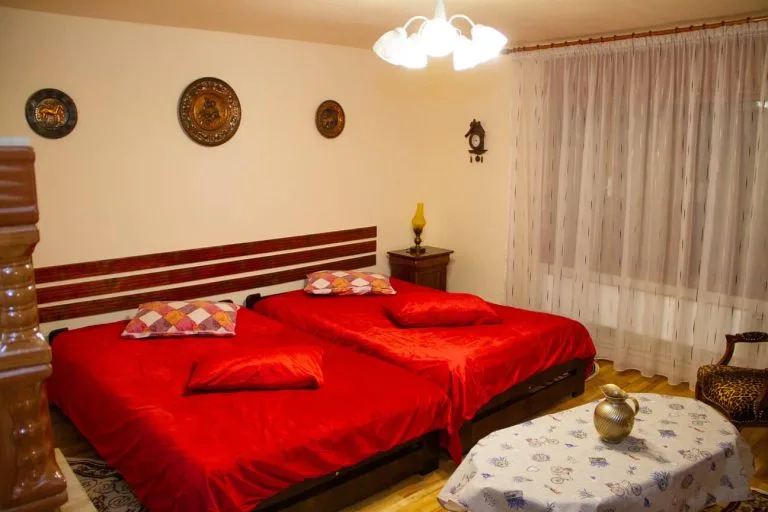 Camera dublă mare — La Mihai, Lupeni, Hunedoara