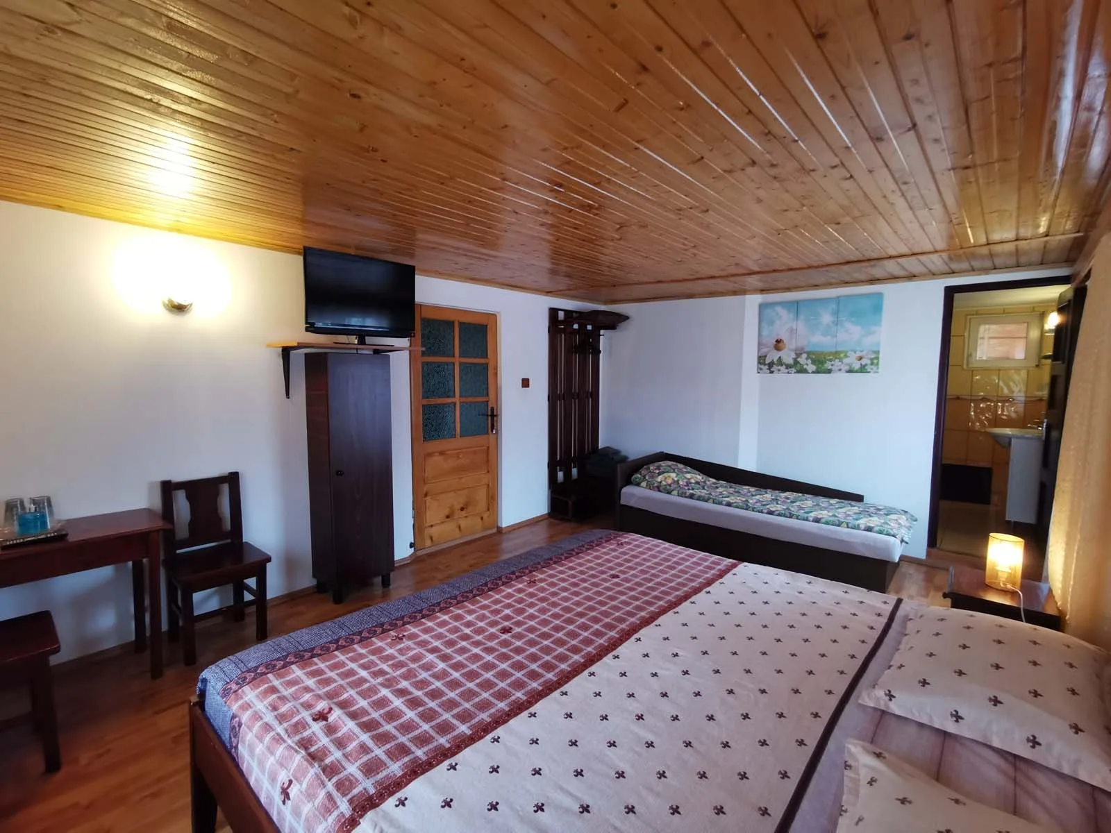 Camera Tripla cu baie proprie — Nona Highland Home, Drumul Carului, Brașov