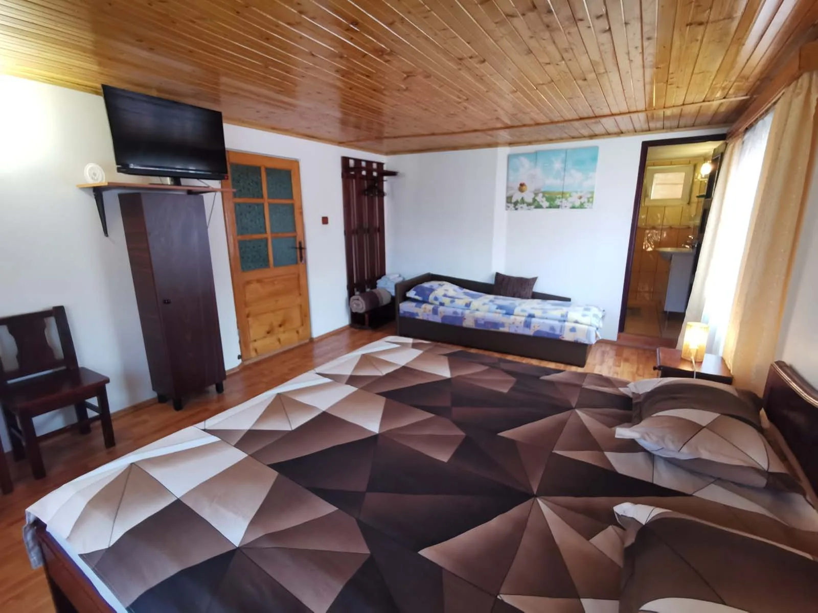 Cameră Triplă cu Baie Proprie (Cam. 5) — Nona Highland Home, Drumul Carului, Brașov