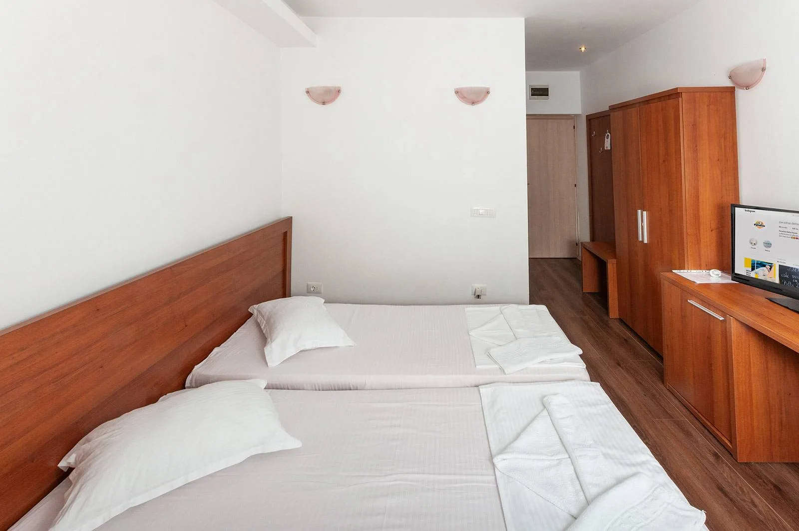 Cameră triplă cu terasă și vedere la Dunăre — Paradis Hotel - Delta Dunarii, Crișan, Tulcea
