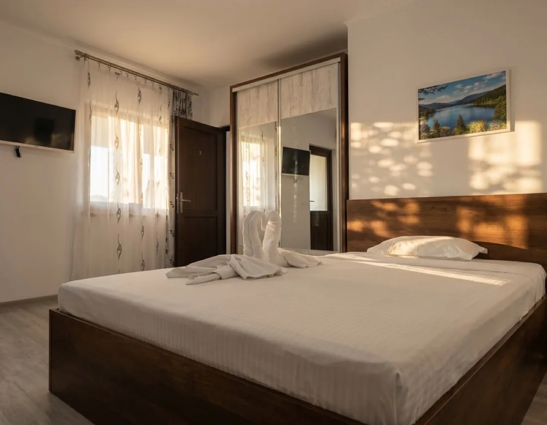 Camera matrimonială 1 — Casa Lebăda, Jurilovca, Tulcea