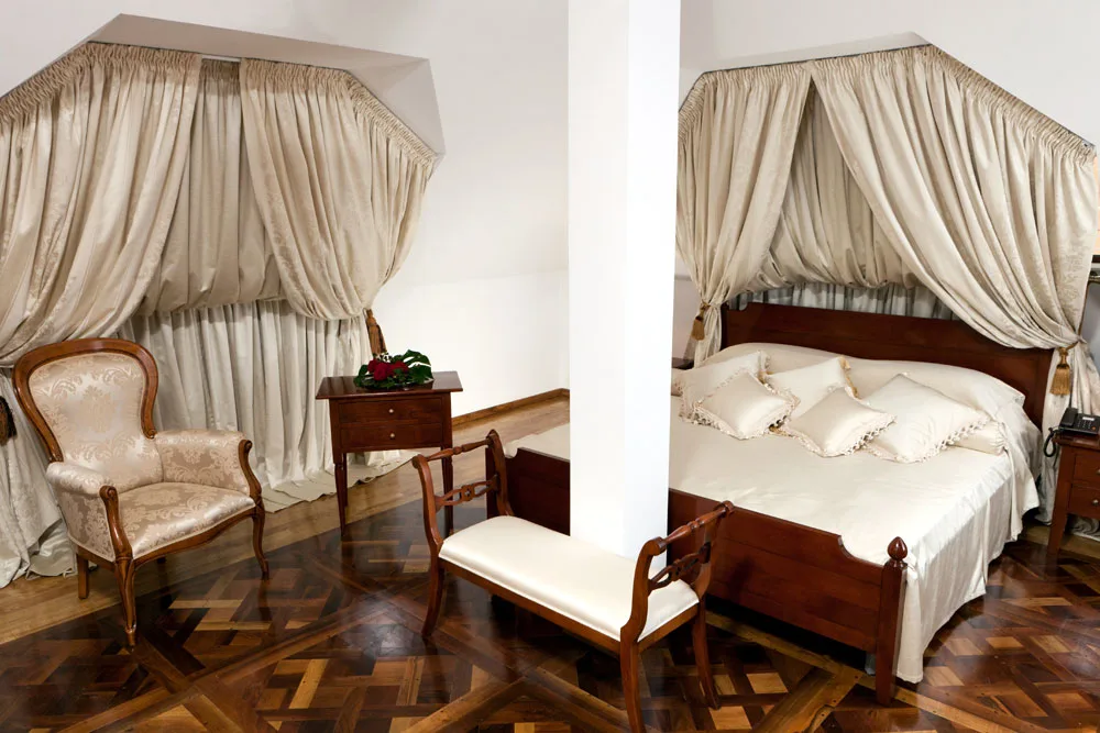 Superior — Scala Boutique, București Sectorul 2, București