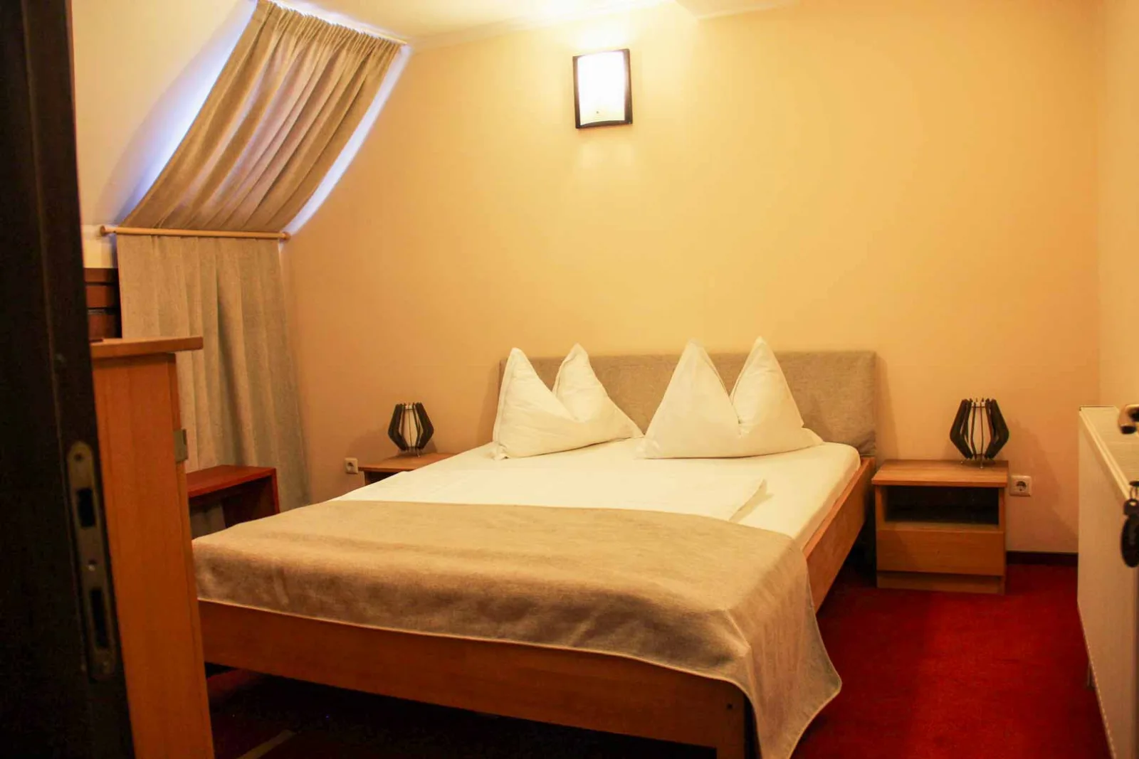 Dublă standard — Casa Danielescu, Bârsești, Gorj