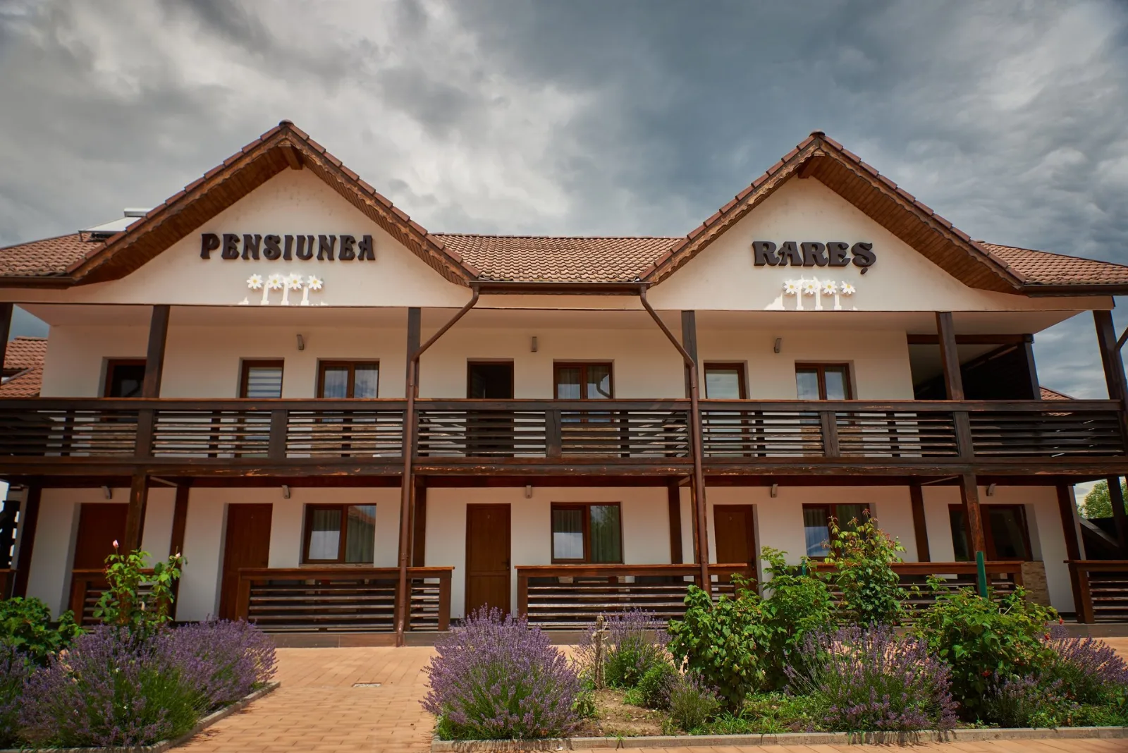 Camere moderne — Rareș, Cornești, Gorj