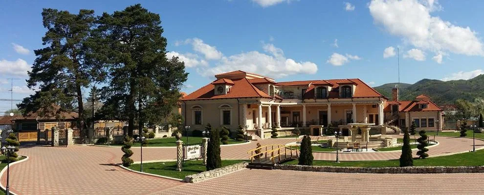 Trei Pini