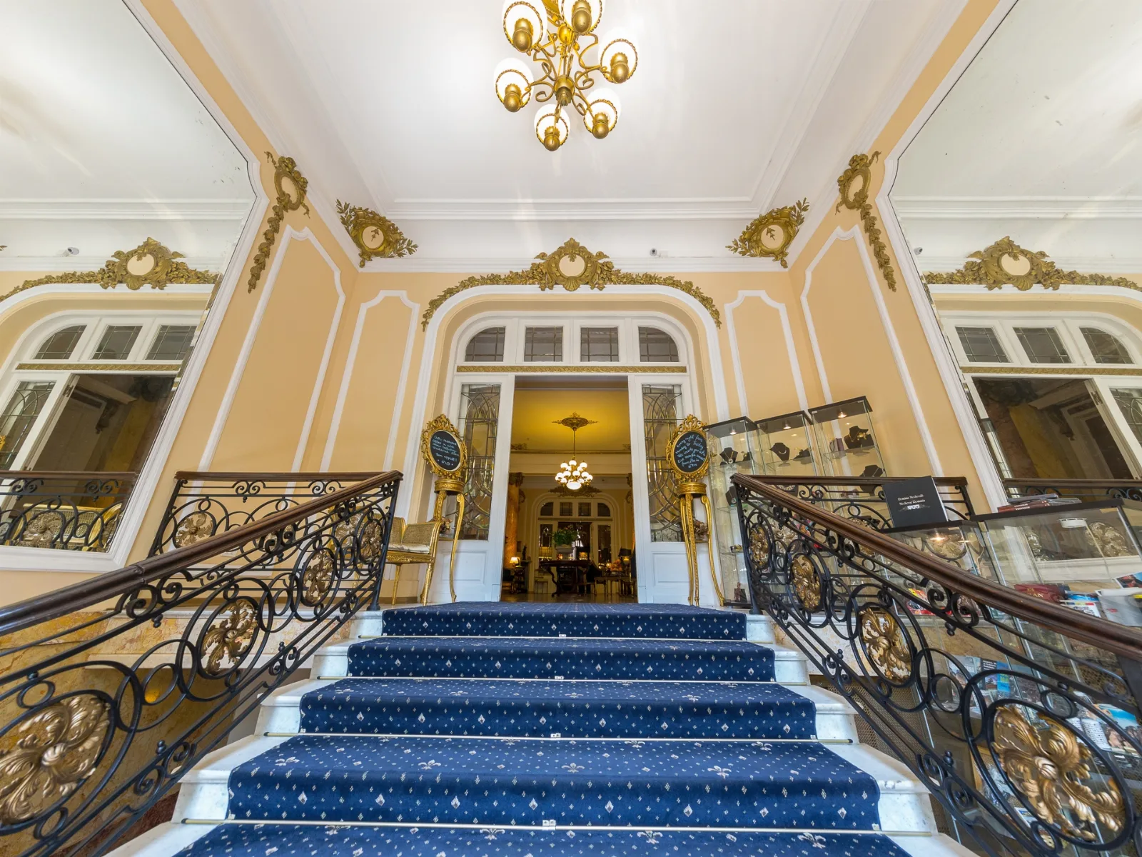 Grand Boutique Hotel****