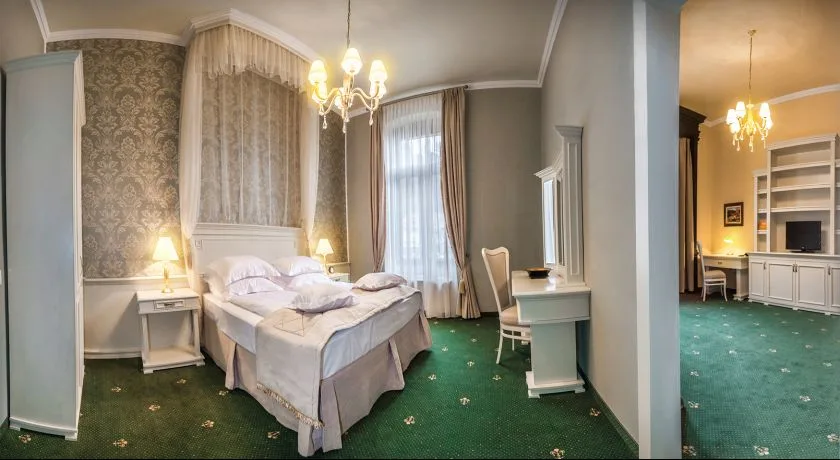 Camera Dubla Deluxe cu Vedere la Cetate — Hotel Central Park, Sighișoara, Mureș