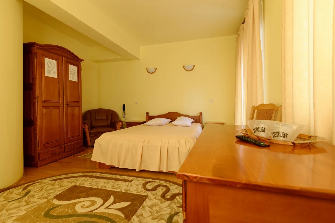 Apartament cu baie proprie, cadă cu hidromasaj — Pensiunea Sandru, Câmpulung Moldovenesc, Suceava