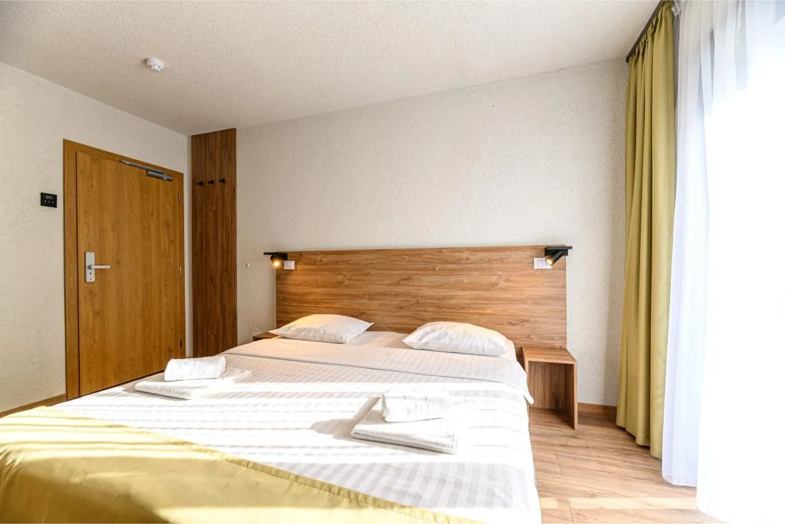 Standard cu balcon, acces la spa și piscină — Apuseni Wild, Remeți, Bihor