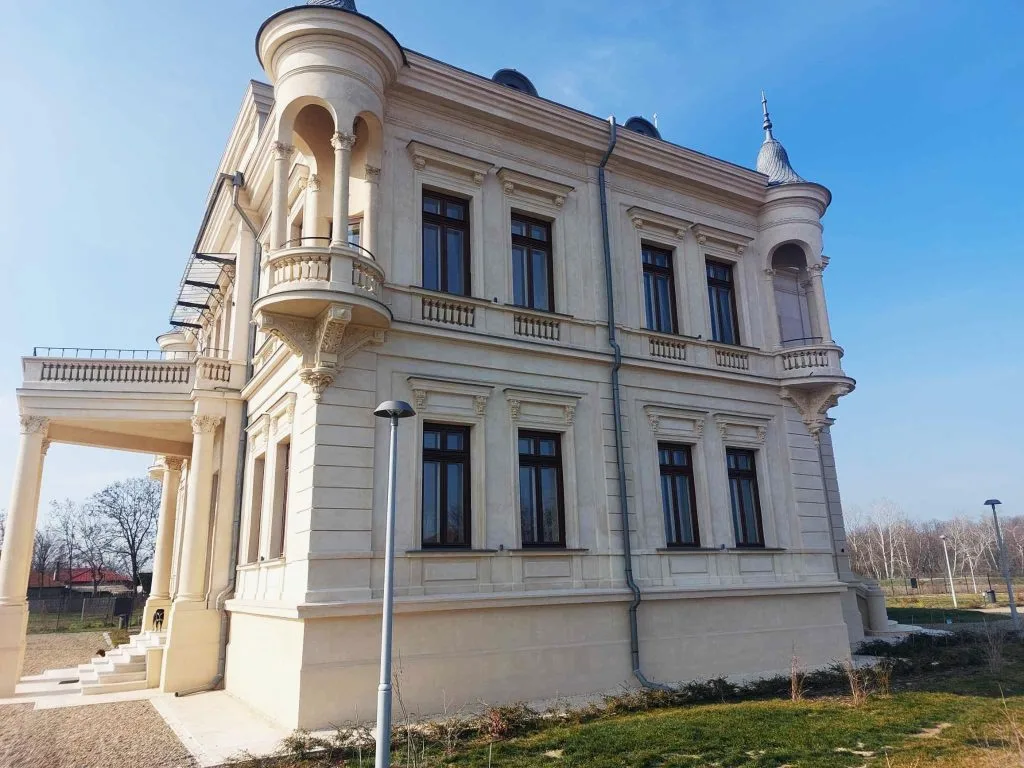 Muzeul Județean Ialomița — Theva 1, Slobozia, Ialomița