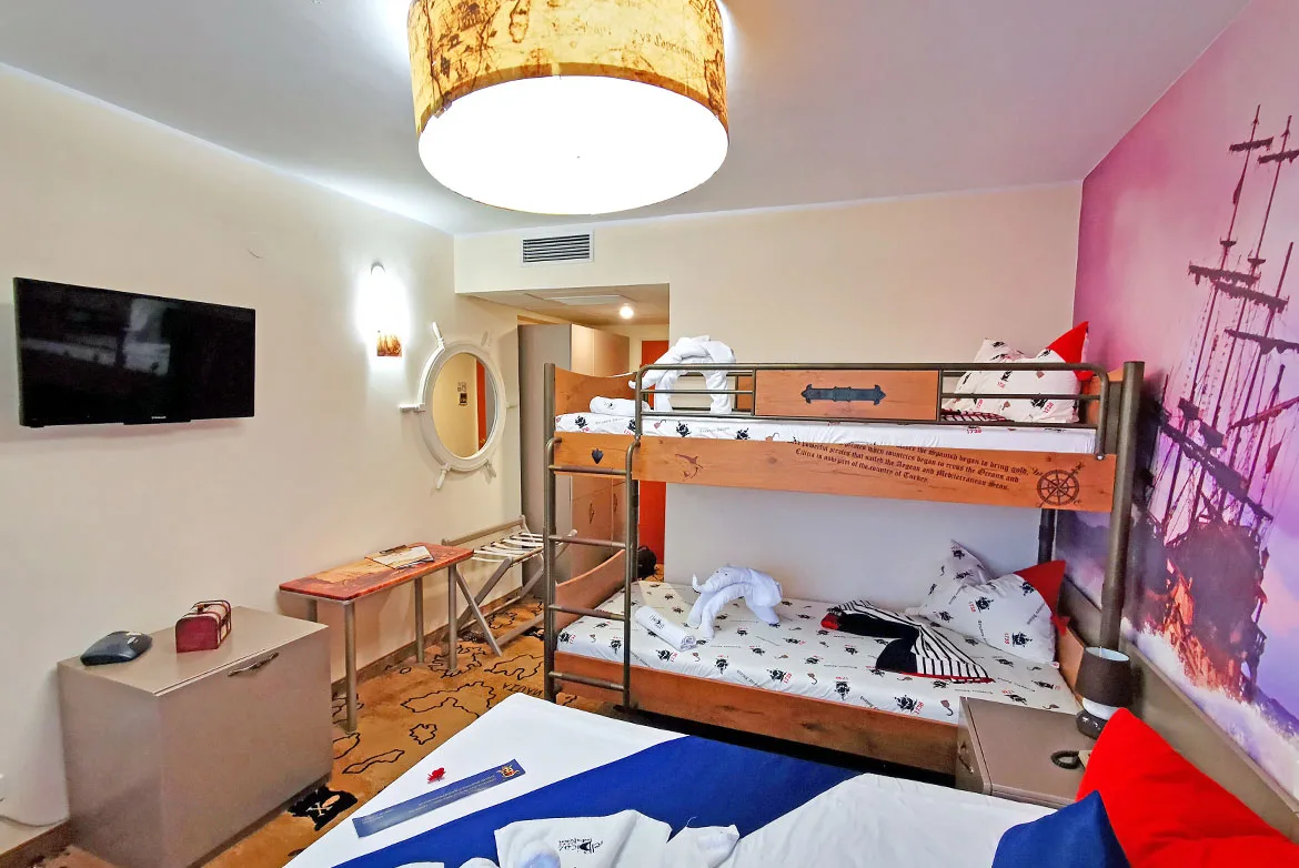 Camere Bunk Bed — Pirates Resort, Mamaia, Constanța