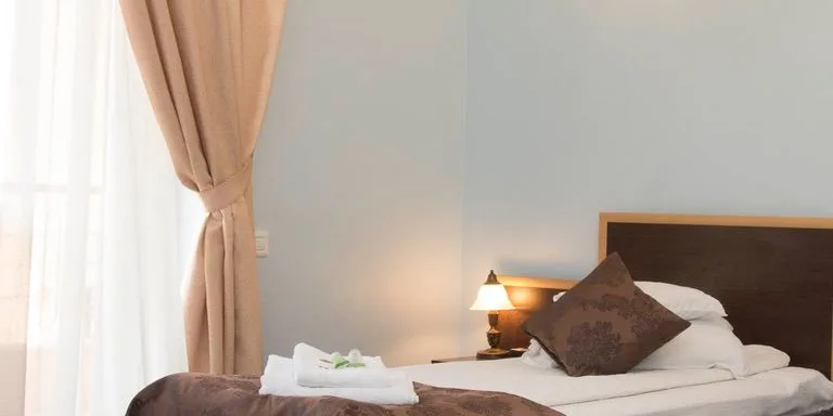 Single — Ambient, Brașov, Brașov