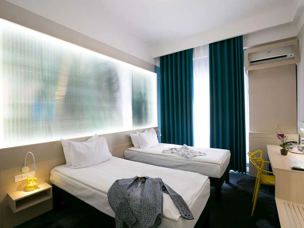 Standard Room with 2 single beds — Ibis Styles Dunărea Galați, Galați, Galați