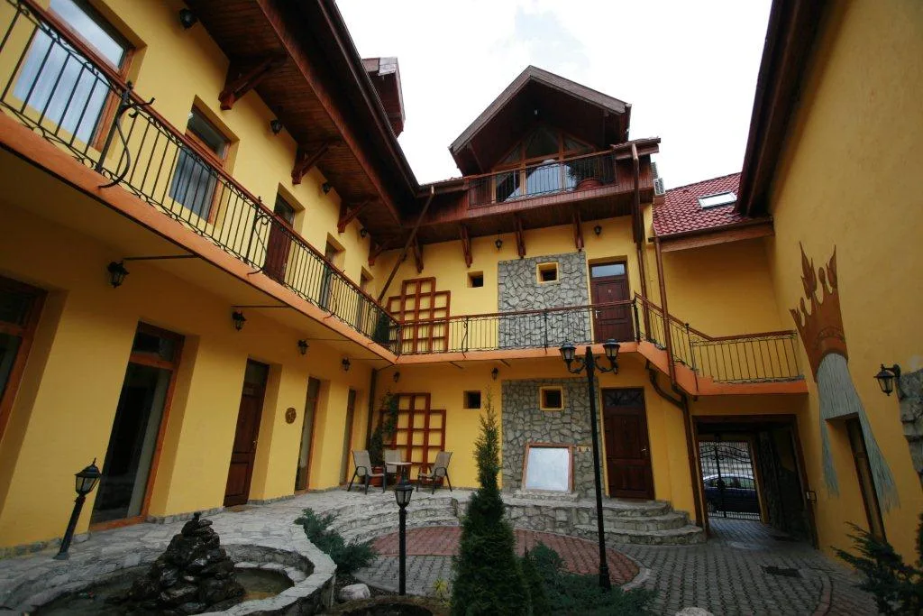 Curtea Brașoveană