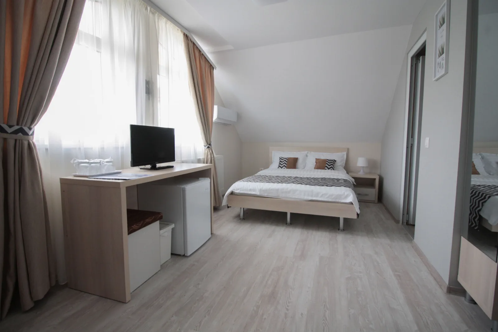 Camera triplă — Pensiunea Eden, Slatina, Olt