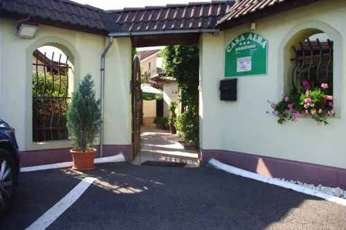 Cazare Ghimbav - Casa Albă