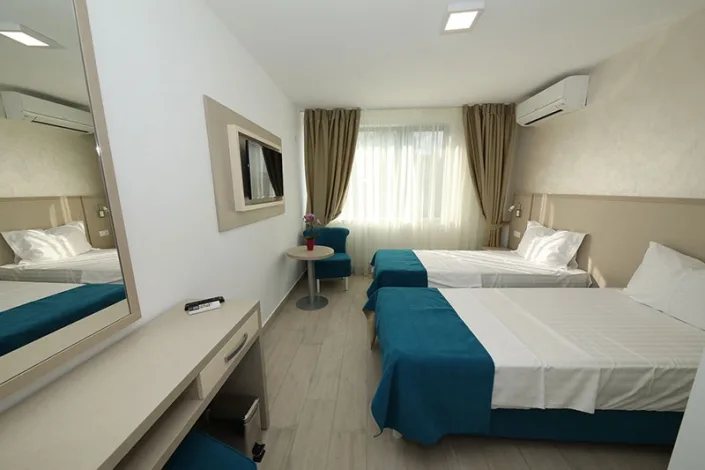 Twin cu balcon — Delfin hotel 3 stele, Mamaia, Constanța