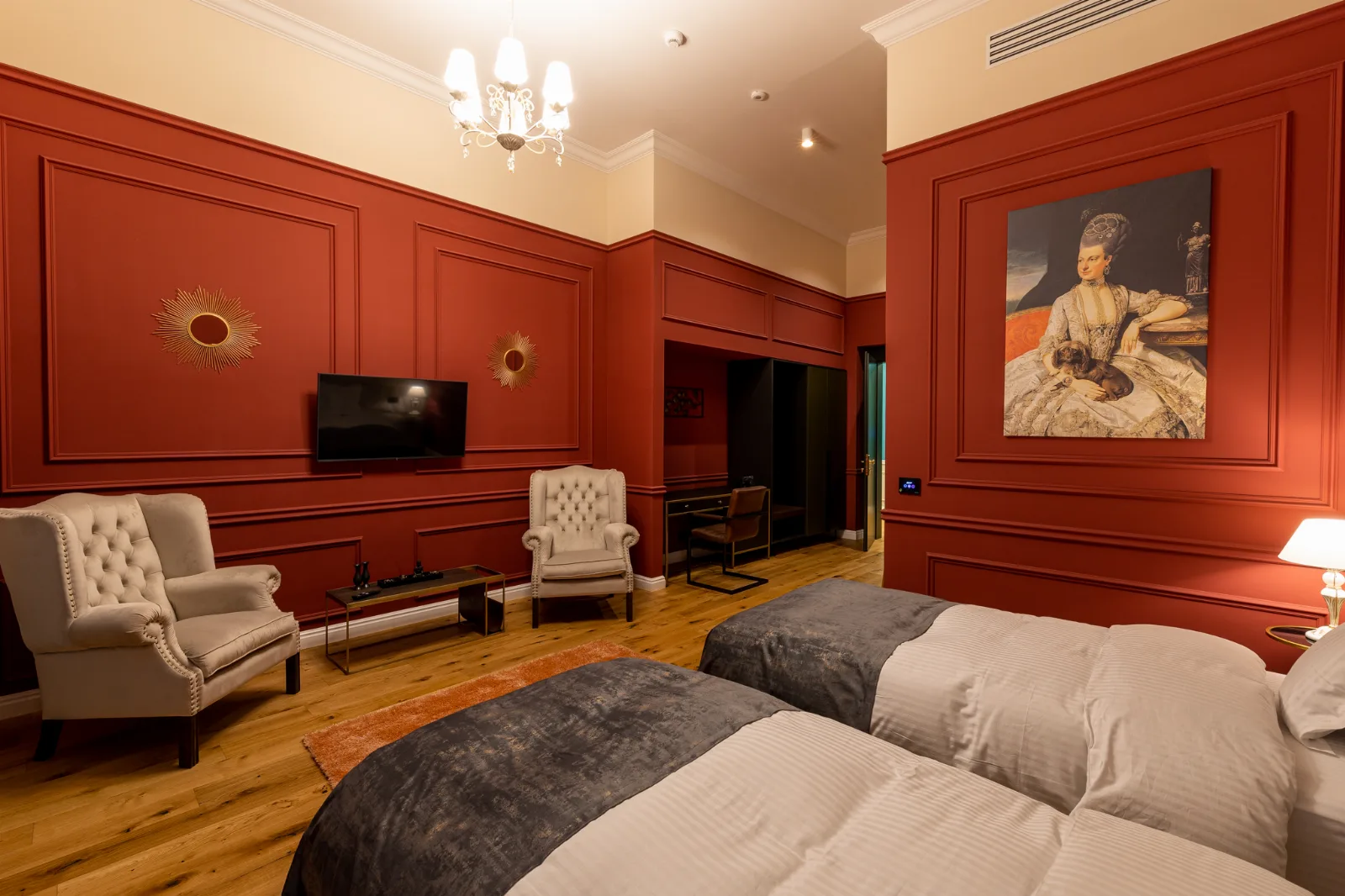 King Suite — Cocoșul de Aur, Târgu Mureș, Mureș