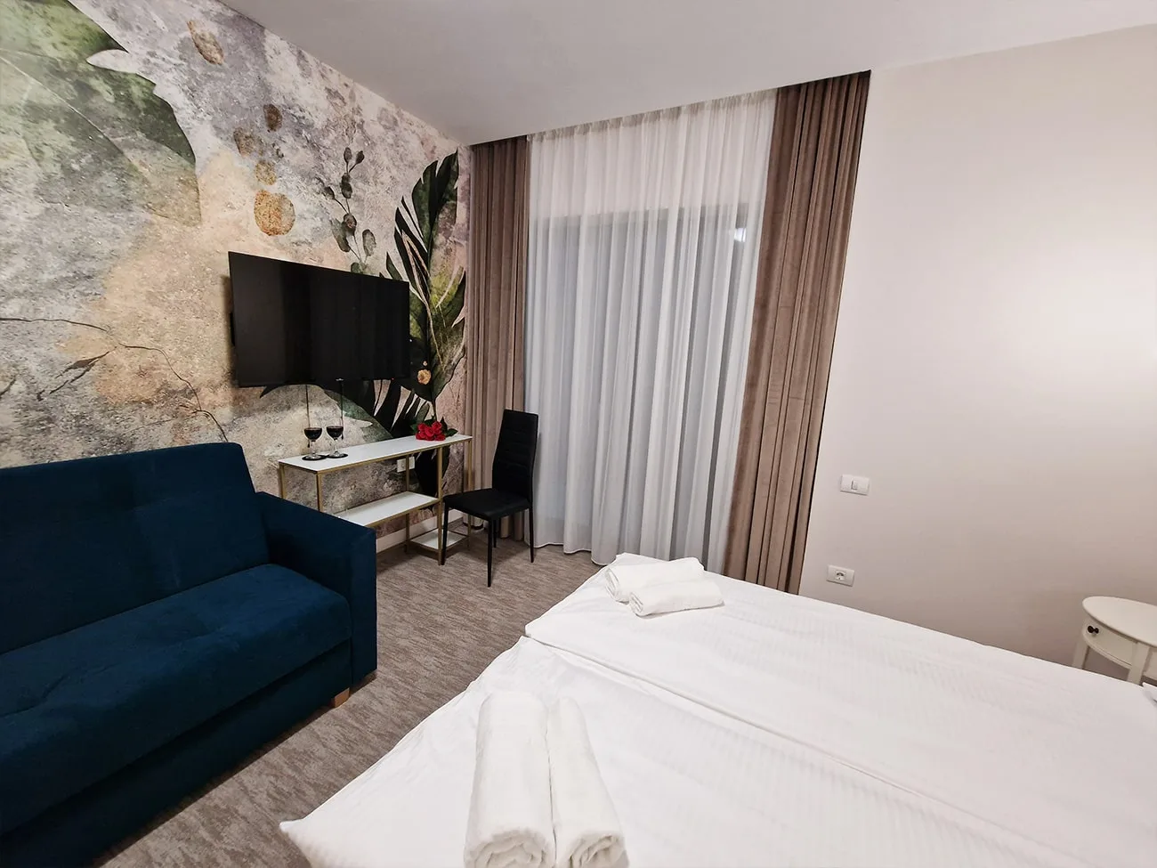 Cameră de familie cu balcon — Art's Luxury Boutique Hotel, Oradea, Bihor