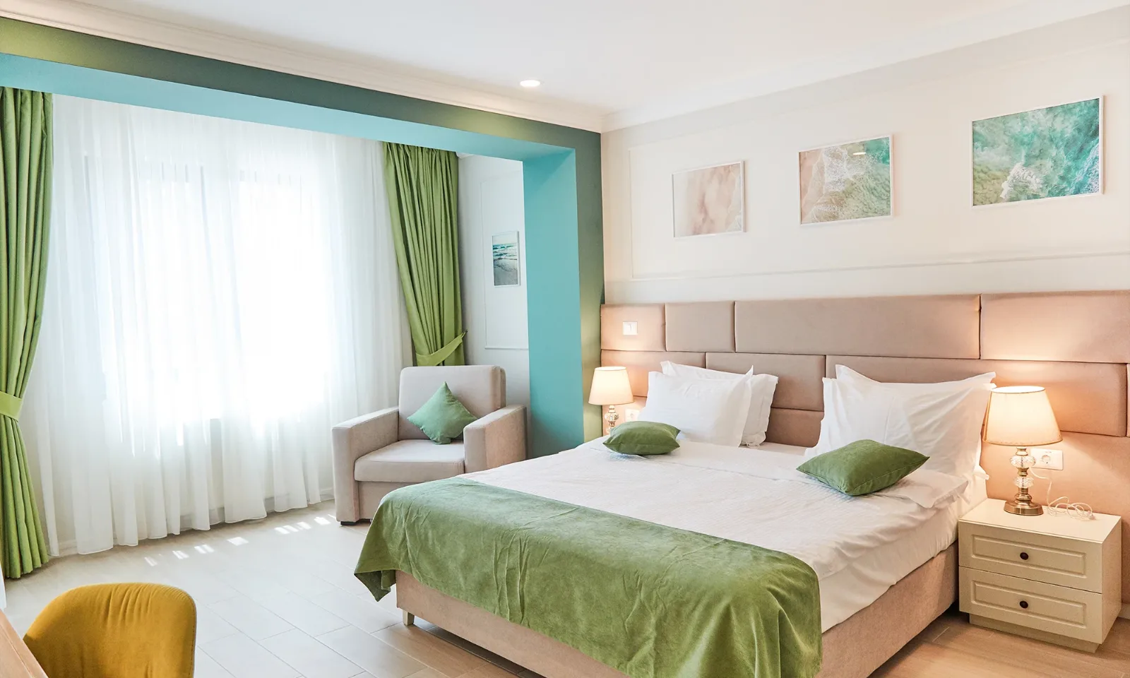 Cameră Dublă Standard cu fotoliu extensibil — Azaleea, Mamaia Nord, Constanța