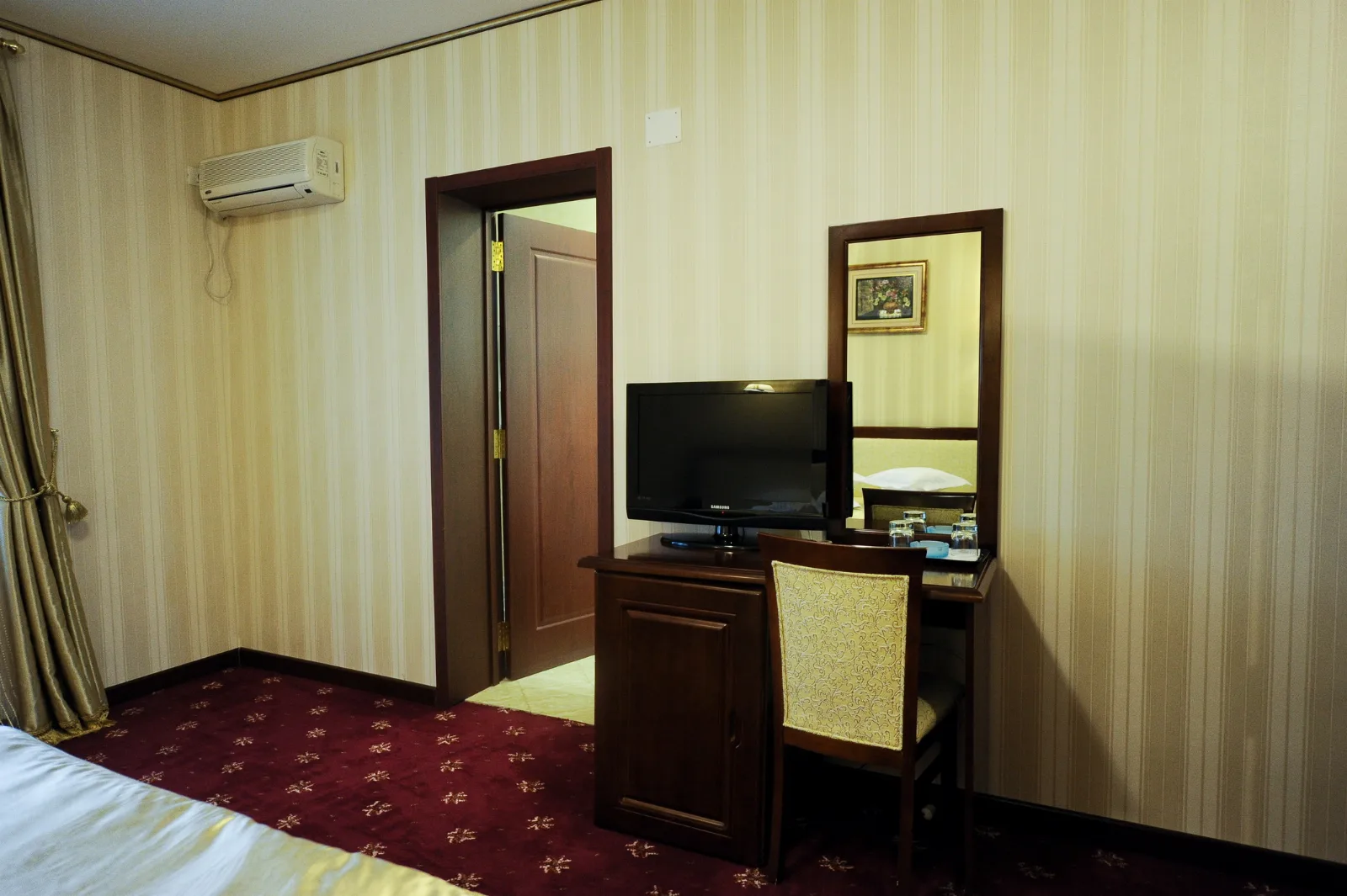 Camera Matrimoniala — Complex Turistic Hamangia - HOTEL Mondial, Baia, Tulcea