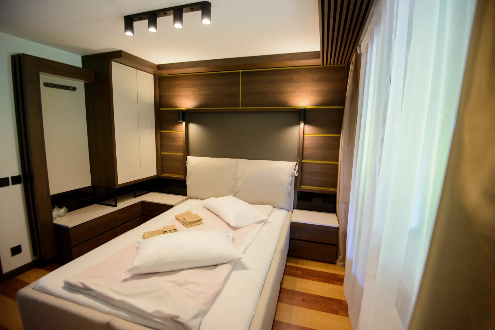 Cameră dublă cu baie privată — Casa Moft, Zărnești, Brașov