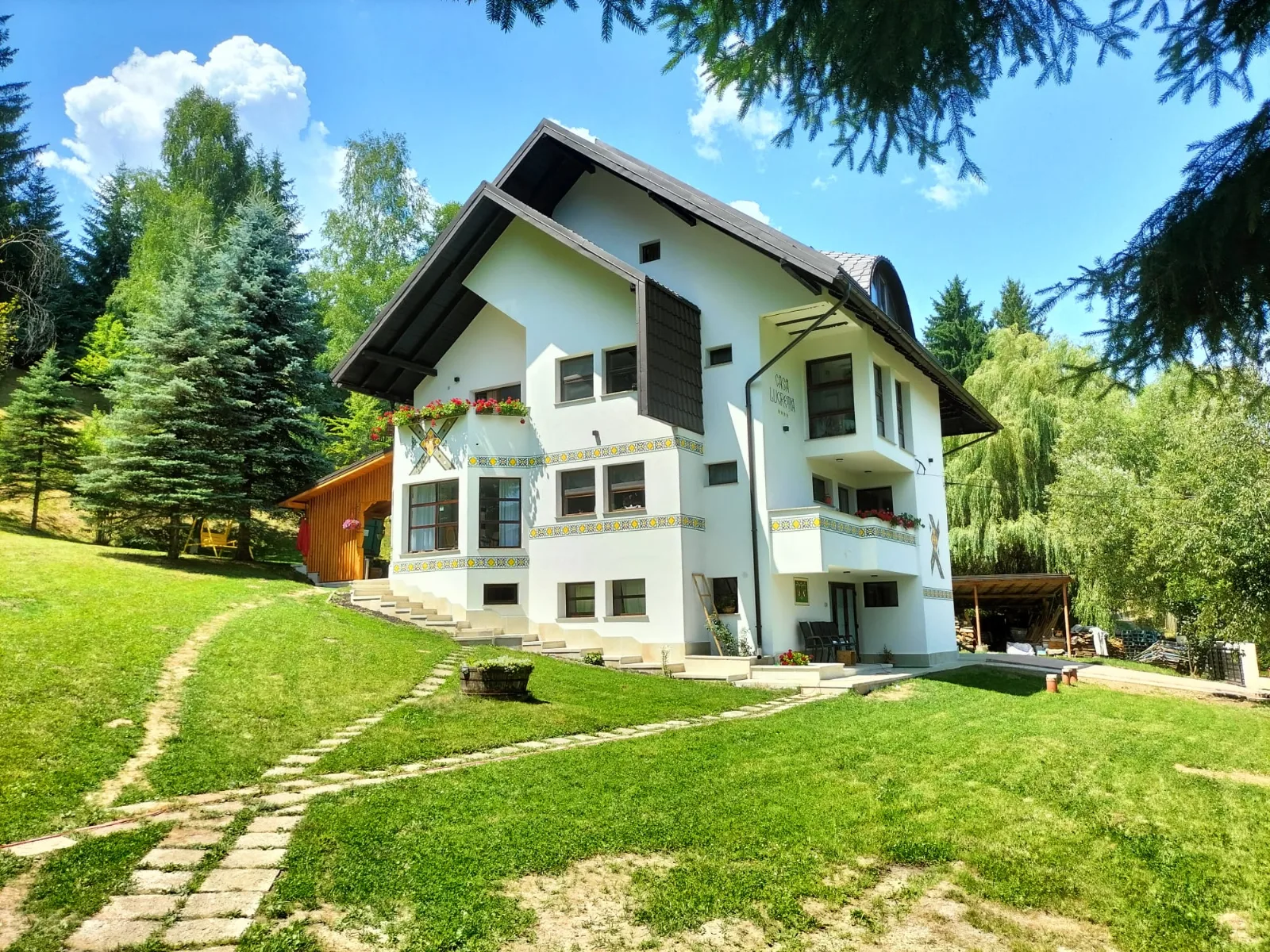 Fotografie 2 — Casa Lucretia, Vama, Suceava