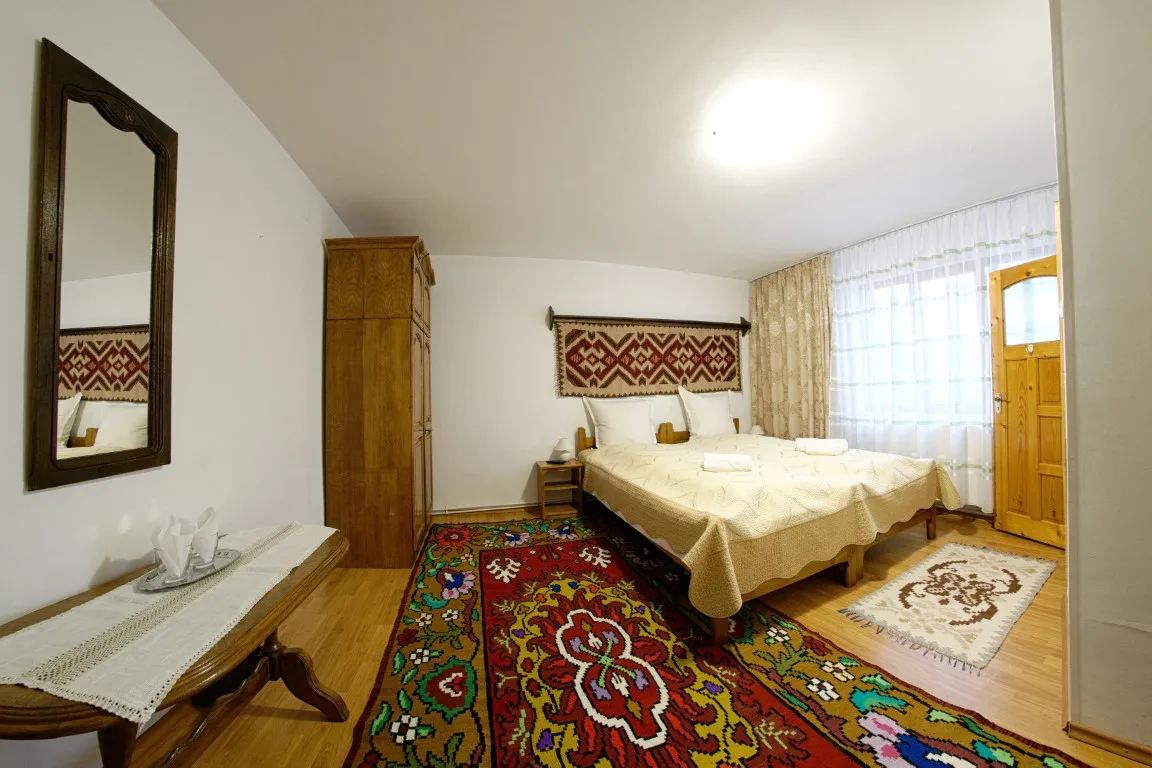 Camera 2 — Casa Bianca, Vama, Suceava